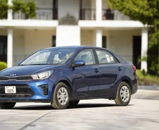 Verhuur Kia Pegas. Economy Auto te huur in de VAE ✓ Borg van Borg van 2500 AED ✓ Verzekeringsmogelijkheden TPL.