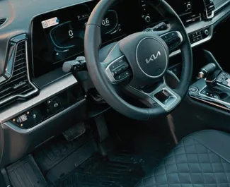 Benzine motor van 2,5L van Kia Sportage 2023 te huur in Tbilisi.
