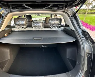 Benzine motor van 1,5L van JAC JS4 2024 te huur in Dubai.