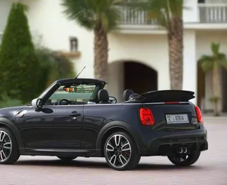 Verhuur Mini Cooper. Comfort, Premium Auto te huur in de VAE ✓ Borg van Borg van 2500 AED ✓ Verzekeringsmogelijkheden TPL.