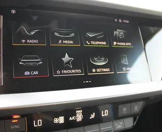 Benzine motor van 1,5L van Audi A3 Sedan 2023 te huur in Dubai.