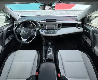 Toyota Rav4 2016 beschikbaar voor verhuur in Batumi, met een kilometerlimiet van onbeperkt.