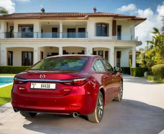 Mazda 6 2024 beschikbaar voor verhuur in Dubai, met een kilometerlimiet van onbeperkt.