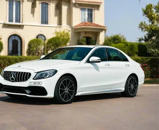 Mercedes-Benz C300 Coupe 2021 beschikbaar voor verhuur in Dubai, met een kilometerlimiet van onbeperkt.