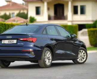 Interieur van Audi A3 Sedan te huur in de VAE. Een geweldige auto met 5 zitplaatsen en een Automatisch transmissie.