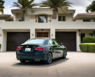 Verhuur Mercedes-Benz A220. Economy, Comfort, Premium Auto te huur in de VAE ✓ Borg van Borg van 2500 AED ✓ Verzekeringsmogelijkheden TPL.