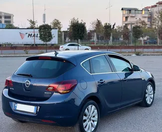 Autohuur Opel Astra 2016 in in Albanië, met Diesel brandstof en 90 pk ➤ Vanaf 17 EUR per dag.