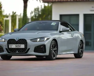 Vooraanzicht van een huurauto BMW 430i Cabrio in Dubai, Verenigde Arabische Emiraten ✓ Auto #13446. ✓ Transmissie Automatisch TM ✓ 0 beoordelingen.