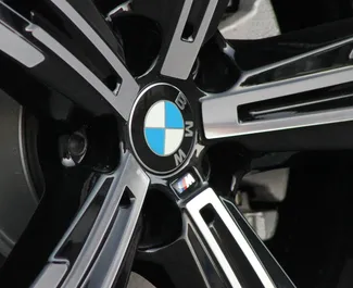 Verhuur BMW 430i Cabrio. Premium, Luxe, Cabriolet Auto te huur in de VAE ✓ Borg van Borg van 2500 AED ✓ Verzekeringsmogelijkheden TPL.