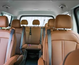 Autohuur Hyundai Staria 2023 in in de VAE, met Benzine brandstof en 177 pk ➤ Vanaf 450 AED per dag.