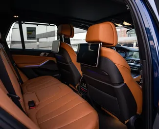 BMW X5 2022 met Aandrijving op alle wielen systeem, beschikbaar in Dubai.