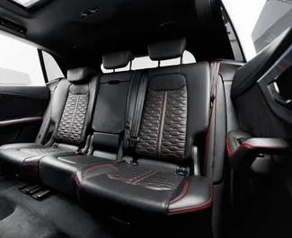 Benzine motor van 4,0L van Audi RS Q8 2023 te huur in Dubai.