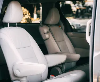 Autohuur Toyota Sienna 2018 in in Oezbekistan, met Benzine brandstof en 285 pk ➤ Vanaf 68 USD per dag.