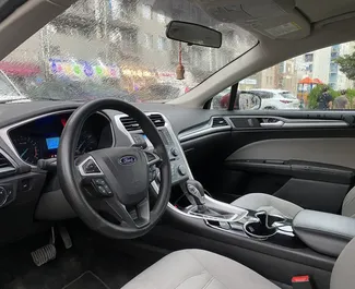 Benzine motor van 2,5L van Ford Fusion Sedan 2015 te huur in Tbilisi.