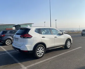 Autohuur Nissan Rogue 2018 in in Georgië, met Benzine brandstof en 180 pk ➤ Vanaf 140 GEL per dag.