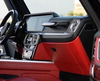Verhuur Mercedes-Benz G63 AMG. Premium, Luxe, SUV Auto te huur in de VAE ✓ Borg van Borg van 2500 AED ✓ Verzekeringsmogelijkheden TPL.