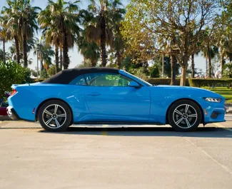Verhuur Ford Mustang Cabrio. Premium, Luxe, Cabriolet Auto te huur in Georgië ✓ Borg van Borg van 500 GEL ✓ Verzekeringsmogelijkheden TPL.