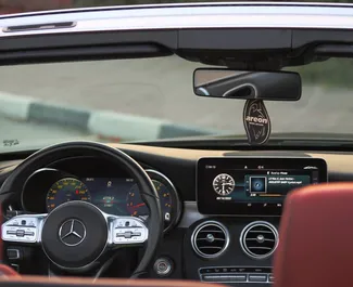 Verhuur Mercedes-Benz C300 Cabrio. Premium, Luxe, Cabriolet Auto te huur in de VAE ✓ Borg van Borg van 2500 AED ✓ Verzekeringsmogelijkheden TPL.