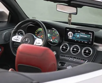 Mercedes-Benz C300 Cabrio 2022 met Aandrijving achteraan systeem, beschikbaar in Dubai.