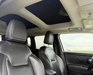 Jeep Renegade 2017 met Aandrijving op alle wielen systeem, beschikbaar in Batumi.