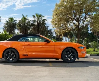 Verhuur Ford Mustang Cabrio. Premium, Luxe, Cabriolet Auto te huur in Georgië ✓ Borg van Borg van 300 GEL ✓ Verzekeringsmogelijkheden TPL.