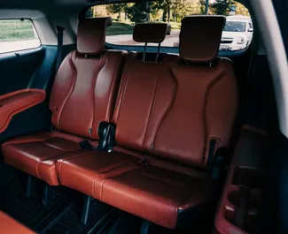 Kia Carnival 2023 beschikbaar voor verhuur in Tasjkent, met een kilometerlimiet van 300 km/dag.