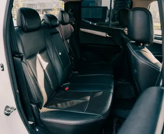 Benzine motor van 3,0L van Isuzu D-Max 2021 te huur in Tasjkent.