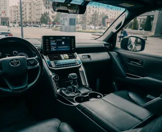 Verhuur Toyota Land Cruiser 300. Premium, SUV Auto te huur in Oezbekistan ✓ Borg van Borg van 500 USD ✓ Verzekeringsmogelijkheden TPL.