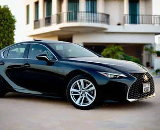Autohuur Lexus IS300 2022 in in de VAE, met Benzine brandstof en 241 pk ➤ Vanaf 1050 AED per dag.