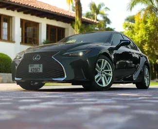 Vooraanzicht van een huurauto Lexus IS300 in Dubai, Verenigde Arabische Emiraten ✓ Auto #13460. ✓ Transmissie Automatisch TM ✓ 0 beoordelingen.