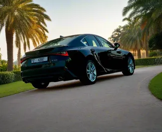 Lexus IS300 2022 beschikbaar voor verhuur in Dubai, met een kilometerlimiet van onbeperkt.