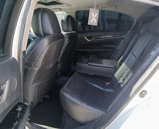 Benzine motor van 3,5L van Lexus GS350 2015 te huur in Bakoe.