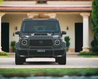 Vooraanzicht van een huurauto Mercedes-Benz G63 in Dubai, Verenigde Arabische Emiraten ✓ Auto #13477. ✓ Transmissie Automatisch TM ✓ 0 beoordelingen.