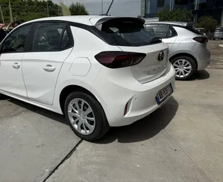 Verhuur Opel Corsa. Economy Auto te huur in Albanië ✓ Borg van Zonder Borg ✓ Verzekeringsmogelijkheden TPL, CDW, FDW, Diefstal, Buitenland.