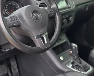 Autohuur Volkswagen Tiguan 2013 in in Albanië, met Diesel brandstof en 200 pk ➤ Vanaf 40 EUR per dag.