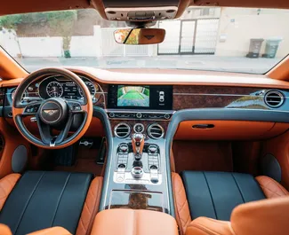 Autohuur Bentley Continental GTC 2020 in in de VAE, met Benzine brandstof en 626 pk ➤ Vanaf 2100 AED per dag.