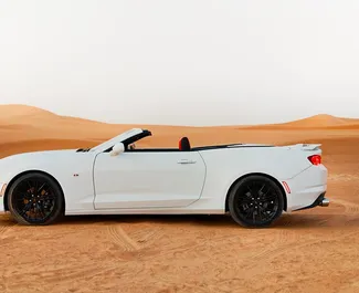 Chevrolet Camaro 2020 beschikbaar voor verhuur in Dubai, met een kilometerlimiet van onbeperkt.