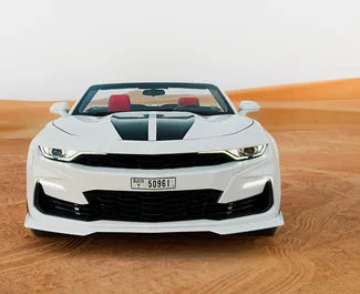 Vooraanzicht van een huurauto Chevrolet Camaro in Dubai, Verenigde Arabische Emiraten ✓ Auto #13380. ✓ Transmissie Automatisch TM ✓ 0 beoordelingen.