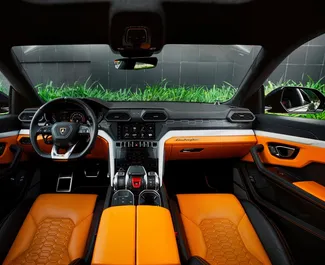 Verhuur Lamborghini Urus. Premium, Luxe, Crossover Auto te huur in de VAE ✓ Borg van Borg van 2500 AED ✓ Verzekeringsmogelijkheden TPL.