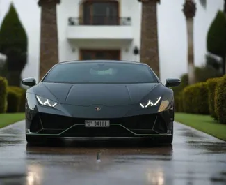 Vooraanzicht van een huurauto Lamborghini Huracan Evo in Dubai, Verenigde Arabische Emiraten ✓ Auto #13470. ✓ Transmissie Automatisch TM ✓ 0 beoordelingen.