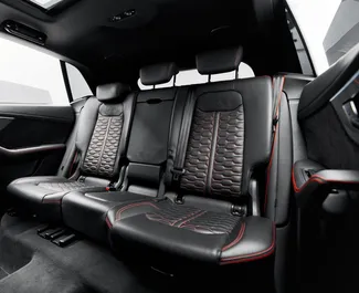 Verhuur Audi RS Q8. Premium, Luxe, SUV, Crossover Auto te huur in de VAE ✓ Borg van Borg van 2500 AED ✓ Verzekeringsmogelijkheden TPL.