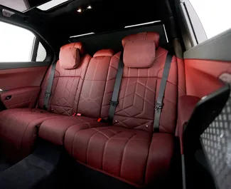 Autohuur BMW 740Li 2023 in in de VAE, met Benzine brandstof en 335 pk ➤ Vanaf 1000 AED per dag.