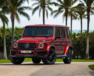 Vooraanzicht van een huurauto Mercedes-Benz G63 AMG in Dubai, Verenigde Arabische Emiraten ✓ Auto #13384. ✓ Transmissie Automatisch TM ✓ 0 beoordelingen.