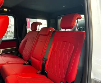 Autohuur Mercedes-Benz G63 AMG 2024 in in de VAE, met Benzine brandstof en 585 pk ➤ Vanaf 1600 AED per dag.