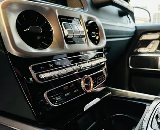 Benzine motor van 4,0L van Mercedes-Benz G63 AMG 2022 te huur in Dubai.