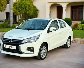 Benzine motor van 1,2L van Mitsubishi Attrage 2024 te huur in Dubai.