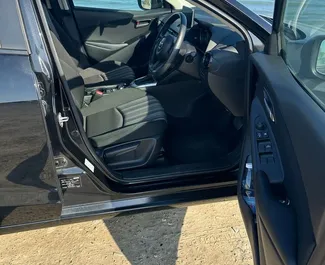 Benzine motor van 1,5L van Mazda 2 2022 te huur in Larnaca.