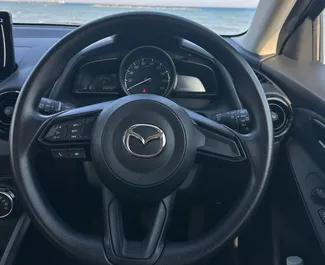 Mazda 2 2022 beschikbaar voor verhuur in Larnaca, met een kilometerlimiet van onbeperkt.