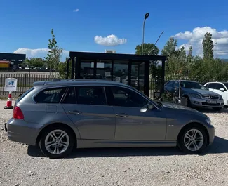 BMW 3-series Compact 2011 beschikbaar voor verhuur op de luchthaven van Tirana, met een kilometerlimiet van onbeperkt.