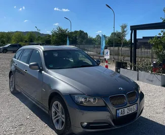 BMW 3-series Compact 2011 met Vooraandrijving systeem, beschikbaar op de luchthaven van Tirana.